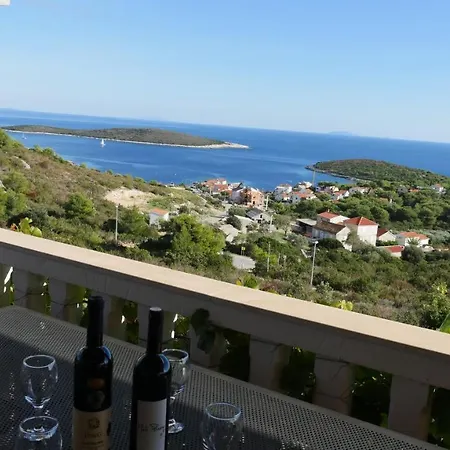 With Parking Space Rukavac, Vis - 8839