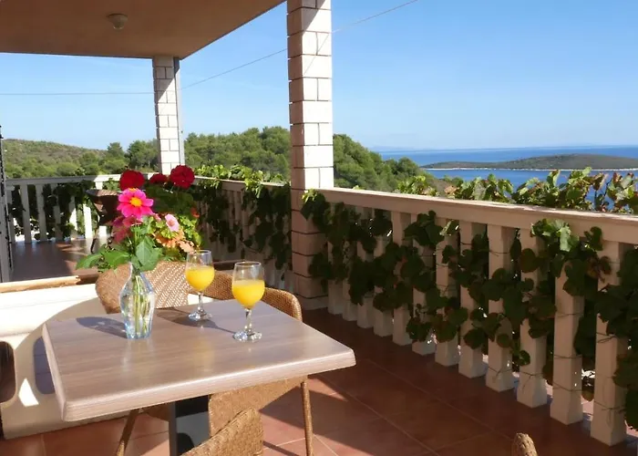 With Parking Space Rukavac, Vis - 8839 דירה *