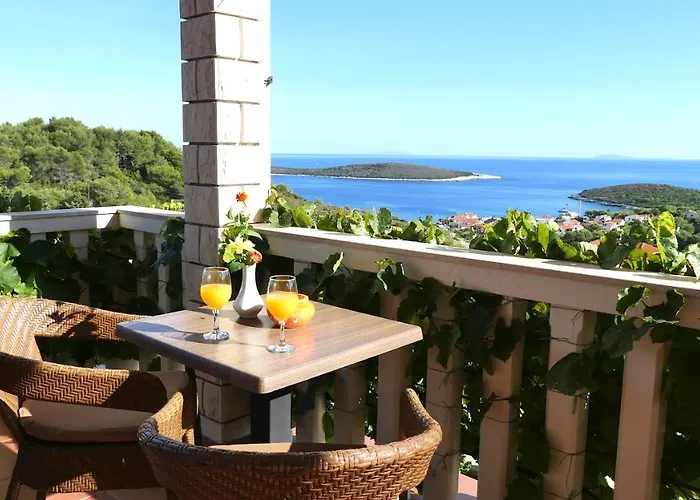 With Parking Space Rukavac, Vis - 8839 * רוקבאץ