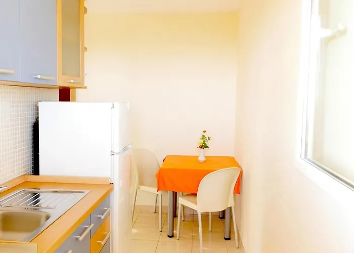 With Parking Space Rukavac, Vis - 8839 * רוקבאץ