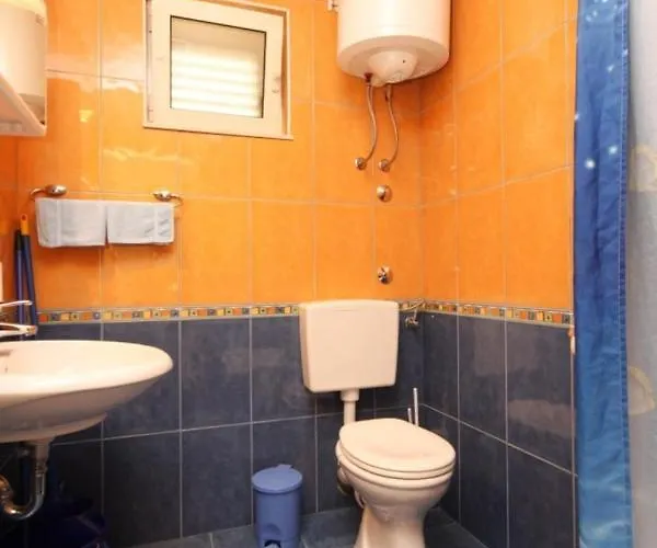 With Parking Space Rukavac, Vis - 8839 דירה *