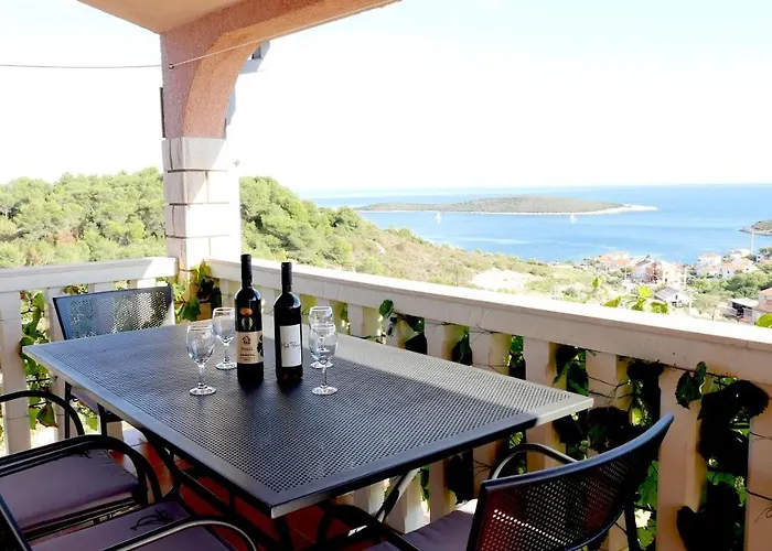 With Parking Space Rukavac, Vis - 8839 דירה *